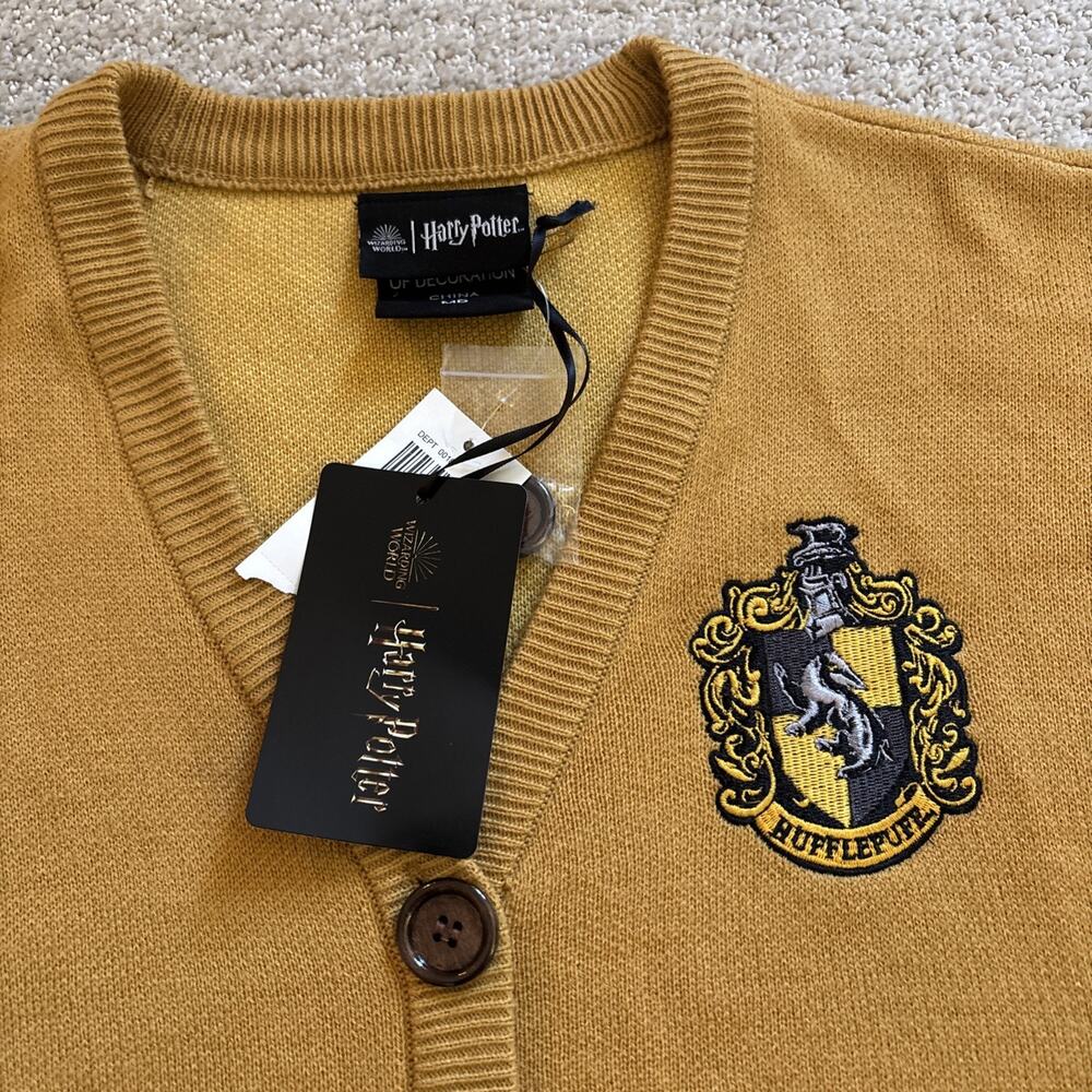 Harry Potter Hufflepuff Women's M Cardigan Fair Isle Knit Embroidered Box Lunch - Picture 2 of 9